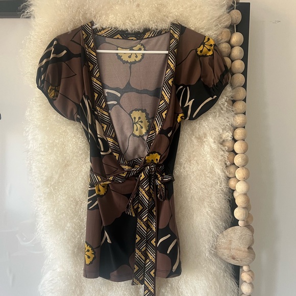 BCBG MaxAzria V-Neck Blouse, Size M - Picture 1 of 7